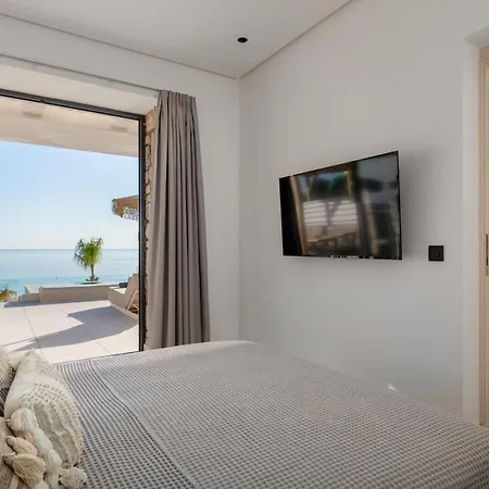 Villa Lido White
