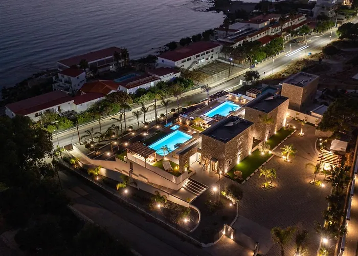 Lido White Villa *
